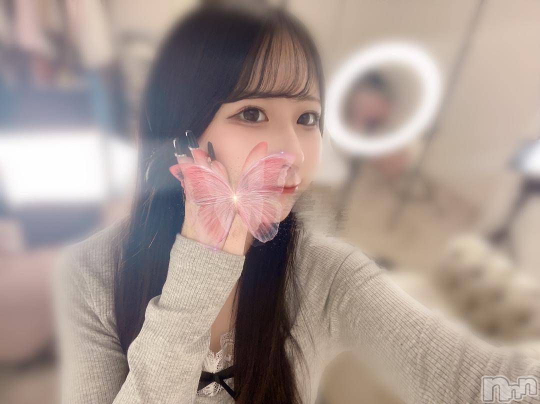 上越デリヘルBLUE BIRD上越店(ブルーバード上越店)なな(20)の2024年11月13日写メブログ「姫予約取ります👸🏻🎀🩷」