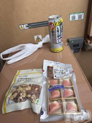 長岡デリヘル 人妻楼　長岡店(ヒトヅマロウ　ナガオカテン) ひかる(30)の3月17日写メブログ「🍻飲んでますwww」