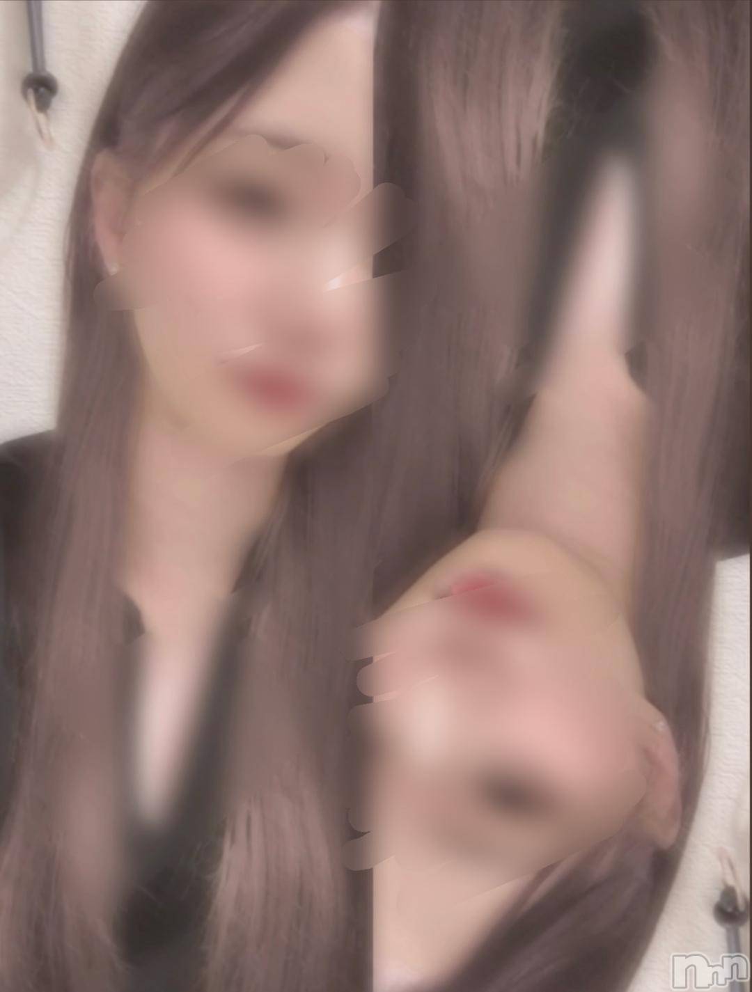 新潟デリヘル奥様特急 新潟店(オクサマトッキュウニイガタテン)りろ(26)の2024年10月19日写メブログ「おはよー🥰」