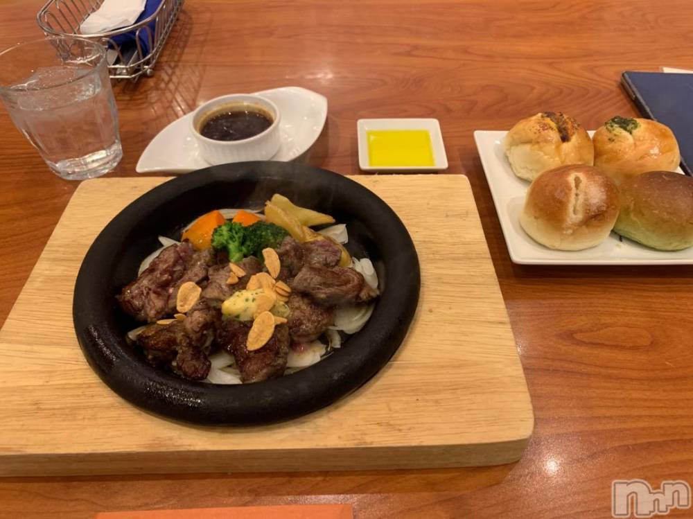 新潟デリヘル奥様特急 新潟店(オクサマトッキュウニイガタテン) ひみか(20)の11月22日写メブログ「食べ放題行ってきた☺️💕」