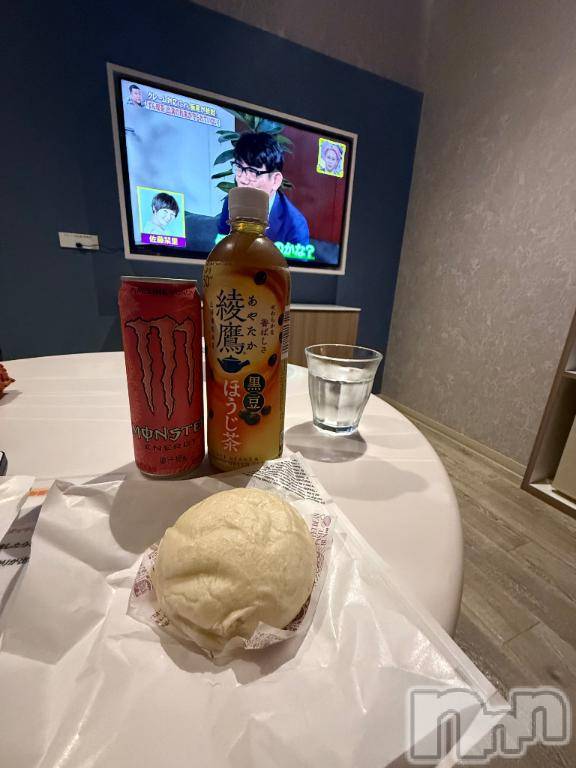 新潟デリヘル奥様特急 新潟店(オクサマトッキュウニイガタテン) ひみか(20)の10月25日写メブログ「【ありがとう🥰】一緒に食べるあんまんウンマ💞」