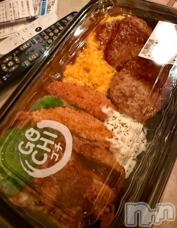 新潟デリヘル奥様特急 新潟店(オクサマトッキュウニイガタテン) ひみか(20)の10月26日写メブログ「【ありがとう🥰】一緒に食べれて幸せ❤️」