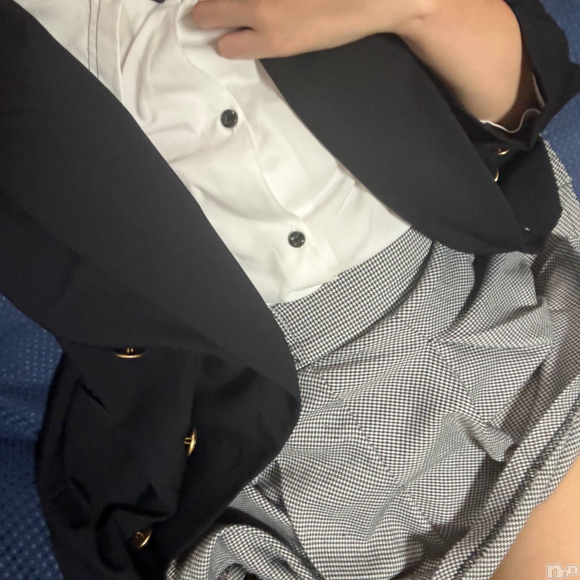 新潟人妻デリヘル新潟人妻　2nd Wife(セカンドワイフ)体験。ゆず奥様(22)の2024年10月14日写メブログ「やっほーん♡⸝⸝⸝」