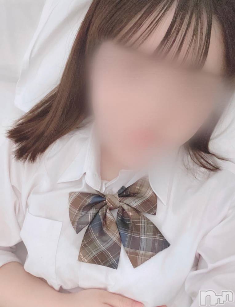 新潟手コキsleepy girl(スリーピーガール) 新人りいさちゃん(20)の11月17日写メブログ「溜まってます、🤭」