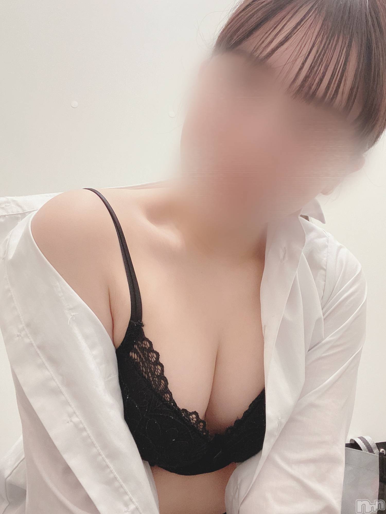 新潟手コキsleepy girl(スリーピーガール)新人りいさちゃん(20)の2025年6月29日写メブログ「出勤のお知らせ🌙」