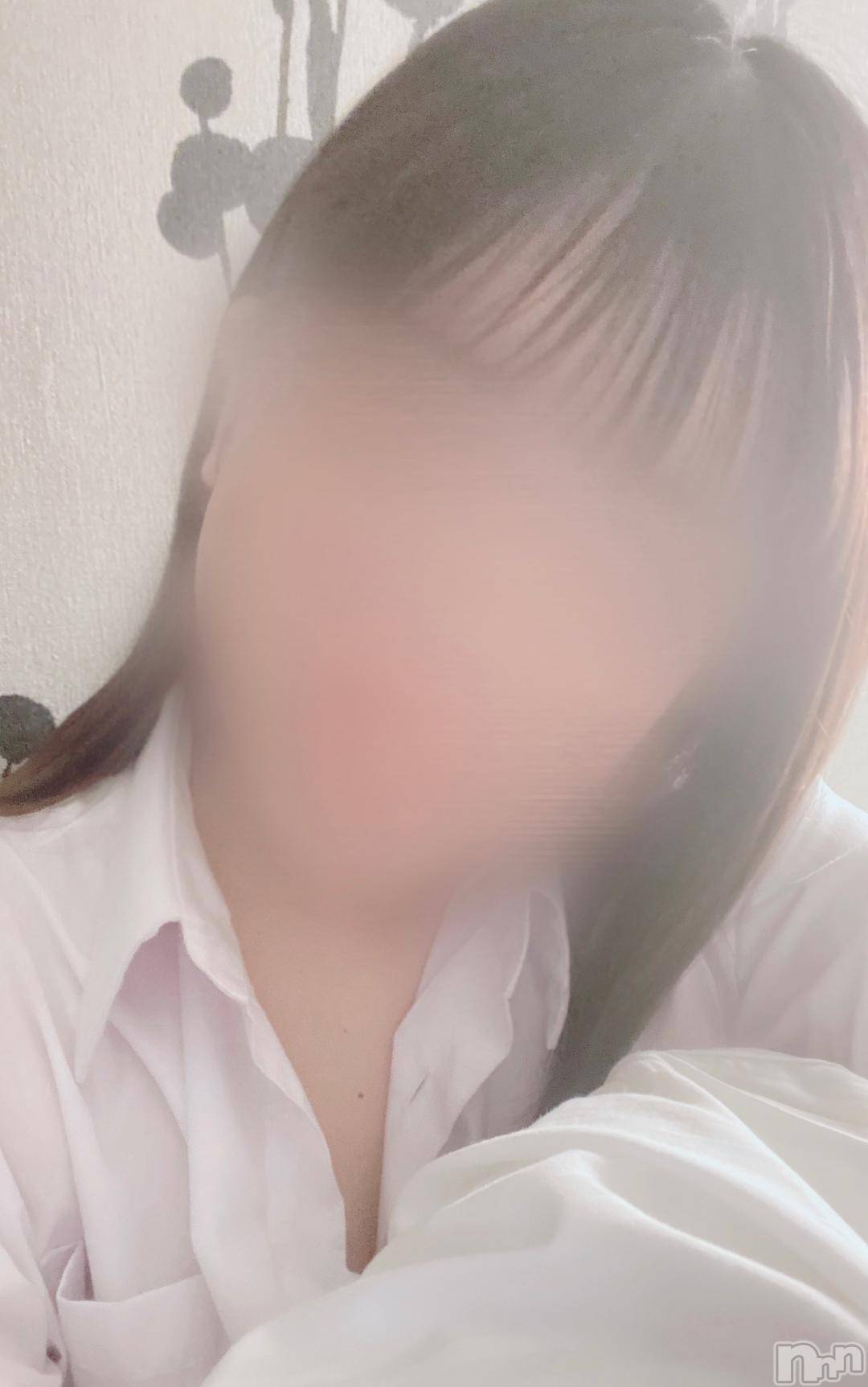 新潟手コキsleepy girl(スリーピーガール)新人りいさちゃん(20)の2024年10月20日写メブログ「おやすみなさい🌙🤎」