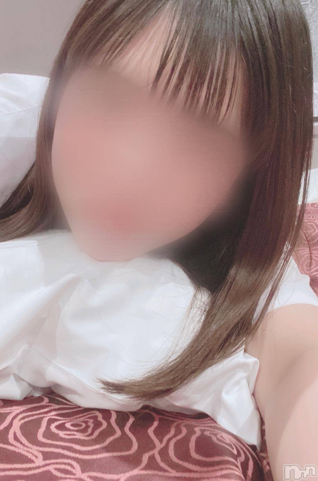 新潟手コキsleepy girl(スリーピーガール)新人りいさちゃん(20)の2024年10月21日写メブログ「次回出勤日は･･･💭ྀི」
