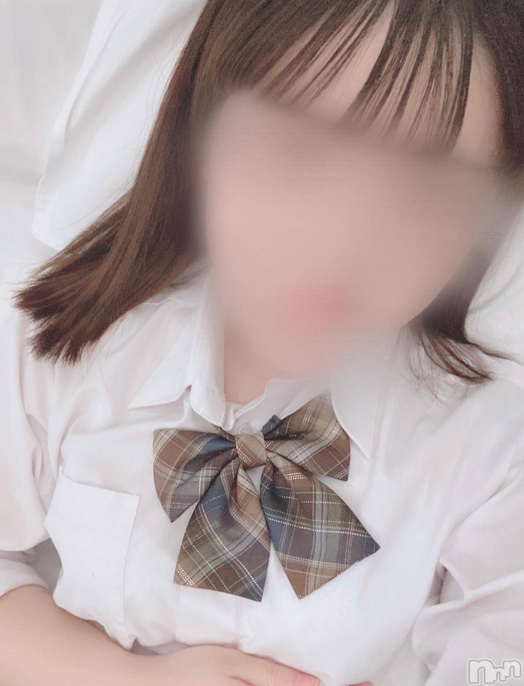 新潟手コキsleepy girl(スリーピーガール)新人りいさちゃん(20)の2024年11月17日写メブログ「溜まってます、🤭」