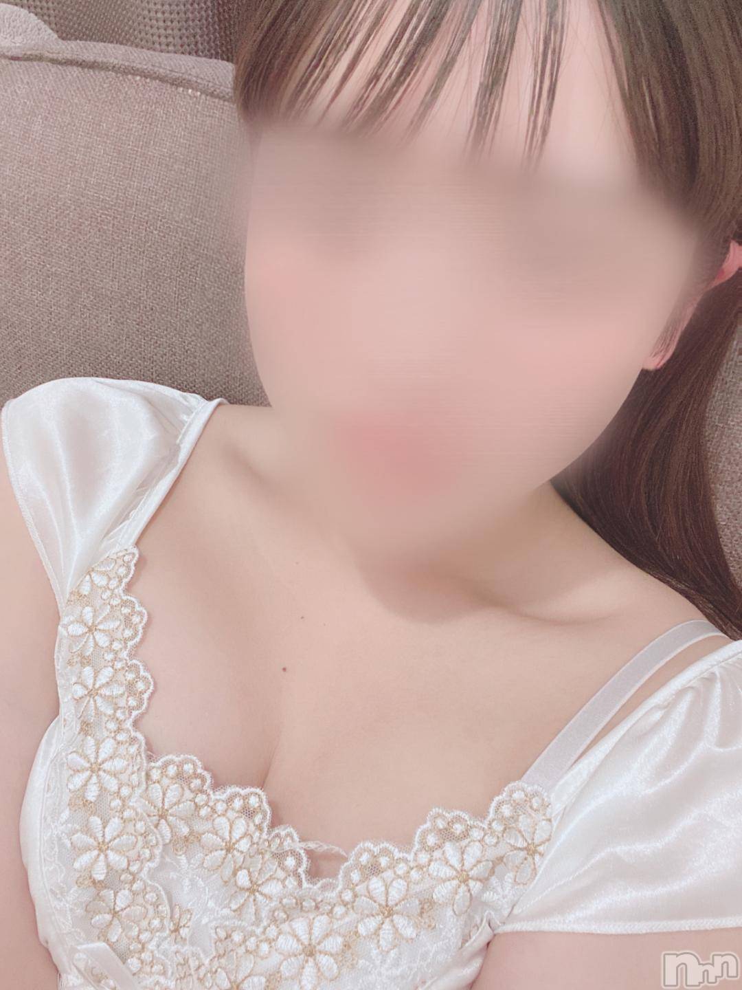 新潟手コキsleepy girl(スリーピーガール)新人りいさちゃん(20)の2024年11月28日写メブログ「いちゃいちゃ不足👉🏻👈🏻💦」