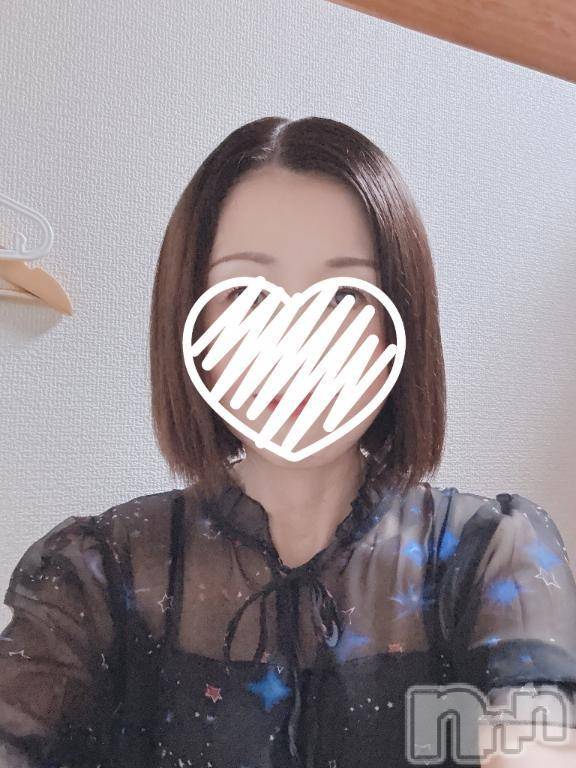 新潟人妻デリヘル熟女の風俗 最終章(ジュクジョノフウゾクサイシュウショウ) しなの(45)の6月25日写メブログ「こんにちは☂️」