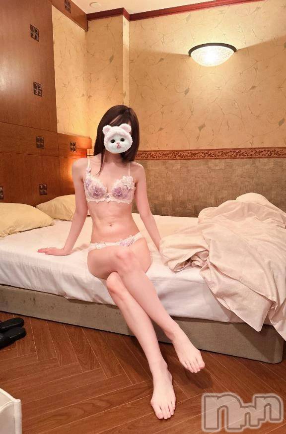 新潟デリヘル新潟デリヘル倶楽部(ニイガタデリヘルクラブ)みお(25)の2025年10月31日写メブログ「うれしい😭🩷🩷」