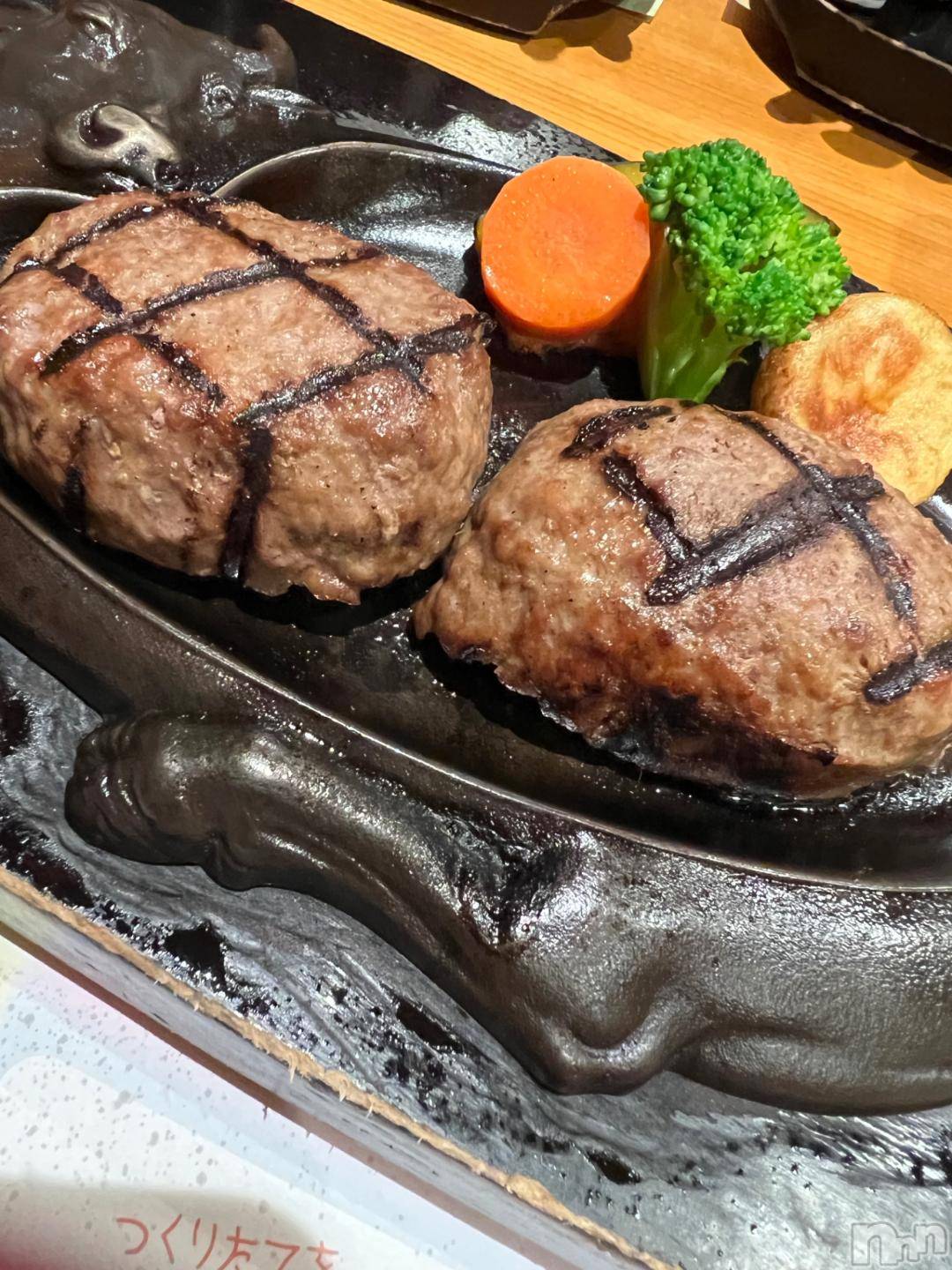 新潟デリヘル奥様特急 新潟店(オクサマトッキュウニイガタテン)ゆうり(20)の2024年11月10日写メブログ「おは」