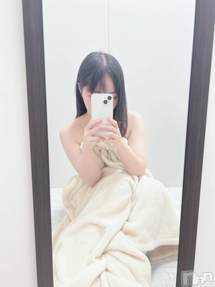 新潟デリヘル新潟デリヘル倶楽部(ニイガタデリヘルクラブ) りり(20)の11月8日写メブログ「全裸待機🏘️」
