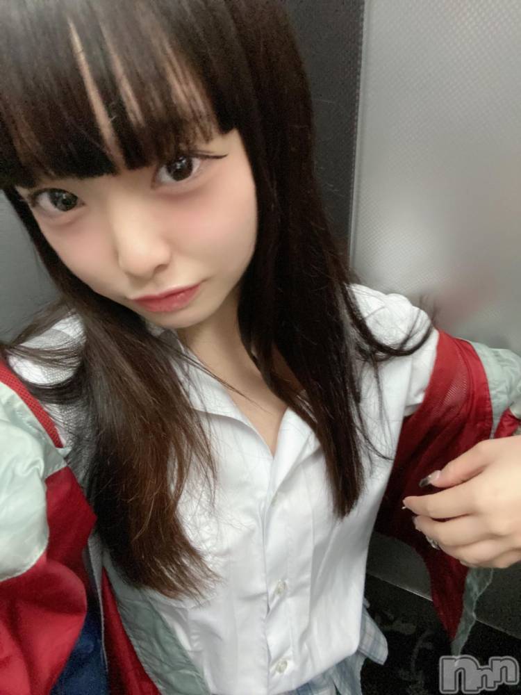 長岡デリヘル純・無垢(ジュンムク) こなつ(18)の11月12日写メブログ「豹変////🔞」
