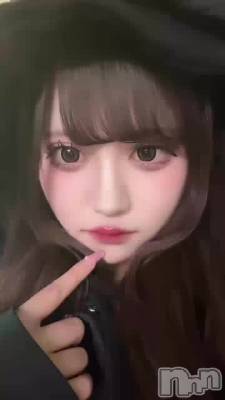 衼