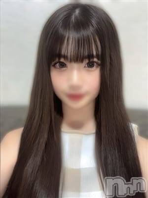 三島こなつ(20) 身長152cm、スリーサイズB82(B).W56.H81。上越デリヘル RICHARD（リシャール）(リシャール)在籍。