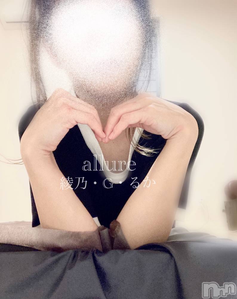 㡦ȯĥꥢ󥺥allure(塼) ǵG뤫49̥֥֤ߤդƤ롩