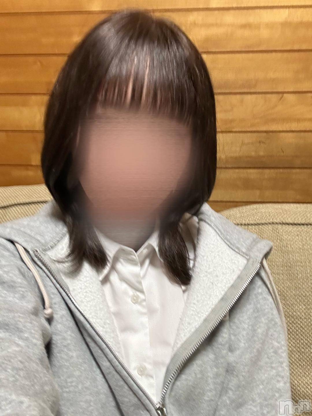 新潟手コキ新潟風俗Noel-ノエル-(ノエル)すず(18)の2024年12月7日写メブログ「出勤してます‪🫶」