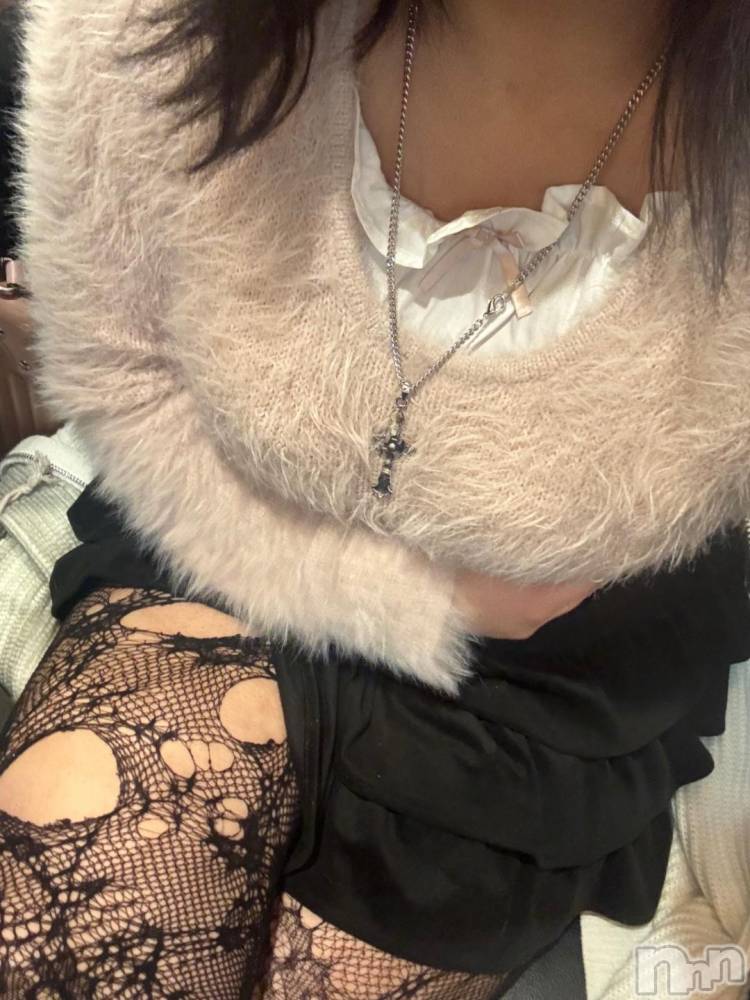 新潟デリヘル奥様特急 新潟店(オクサマトッキュウニイガタテン) あちゅ(18)の11月19日写メブログ「1番は誰かな❓」