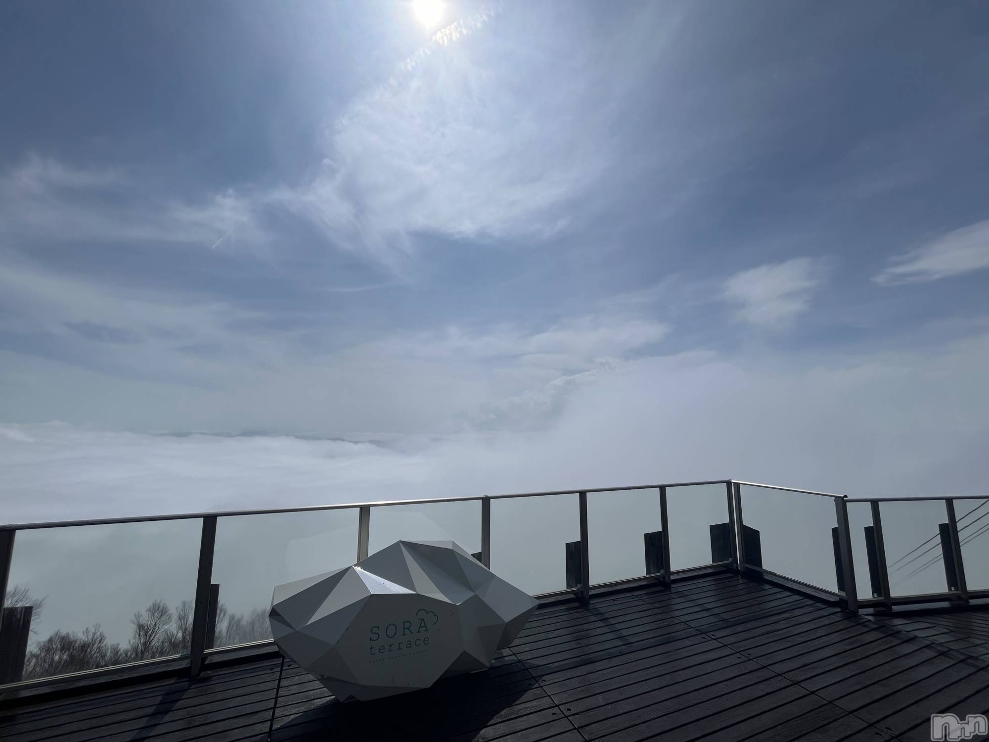 ƲХ顦Lounge Veranda(饦󥸥٥) 2025ǯ519ֽ̥֥жФޤ