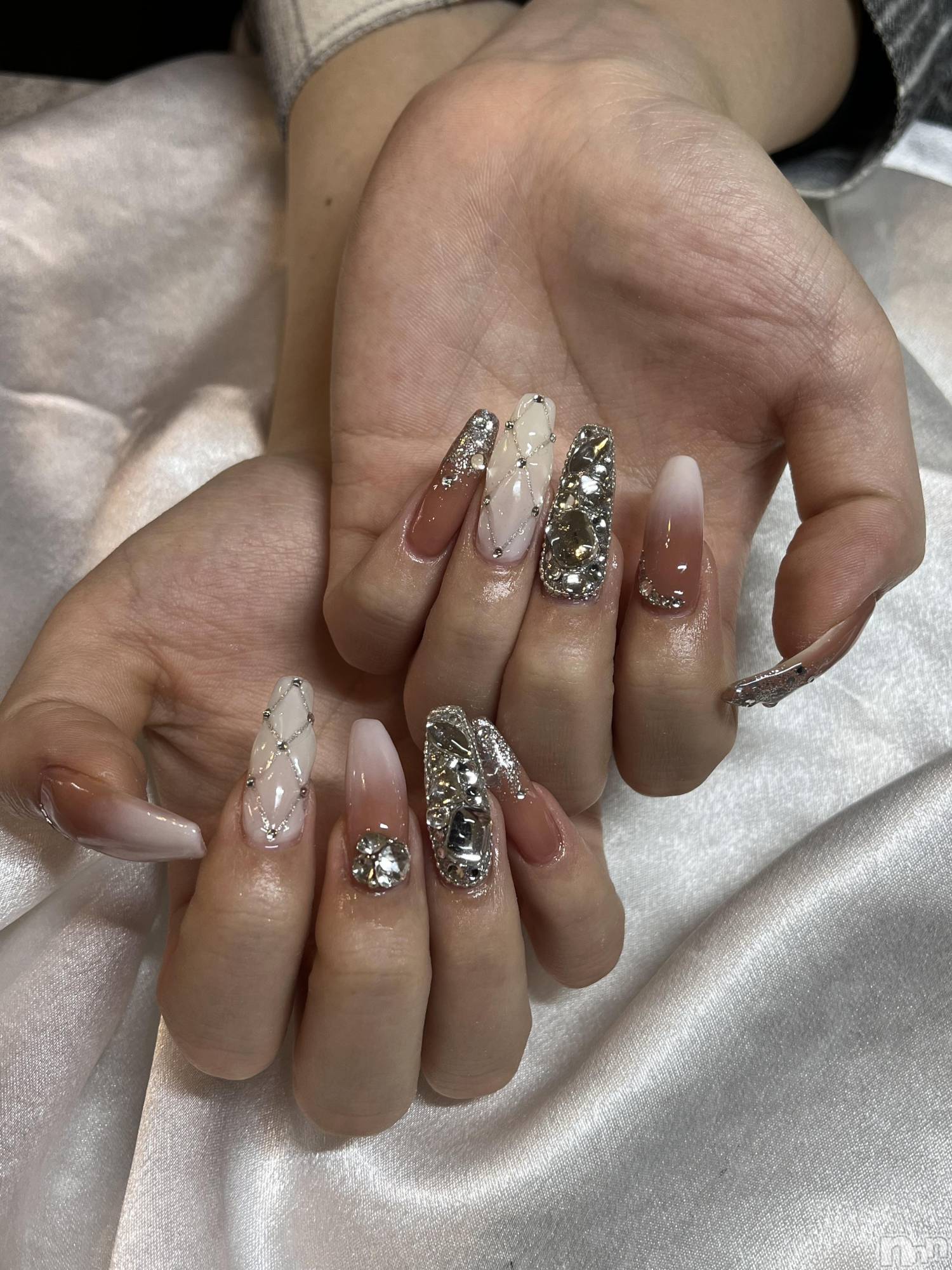 ��Ʋ����Х��顦�����Lounge Veranda(�饦�󥸥٥���) ��2025ǯ12��16���̥�֥����ֽжФ��ޤ�������