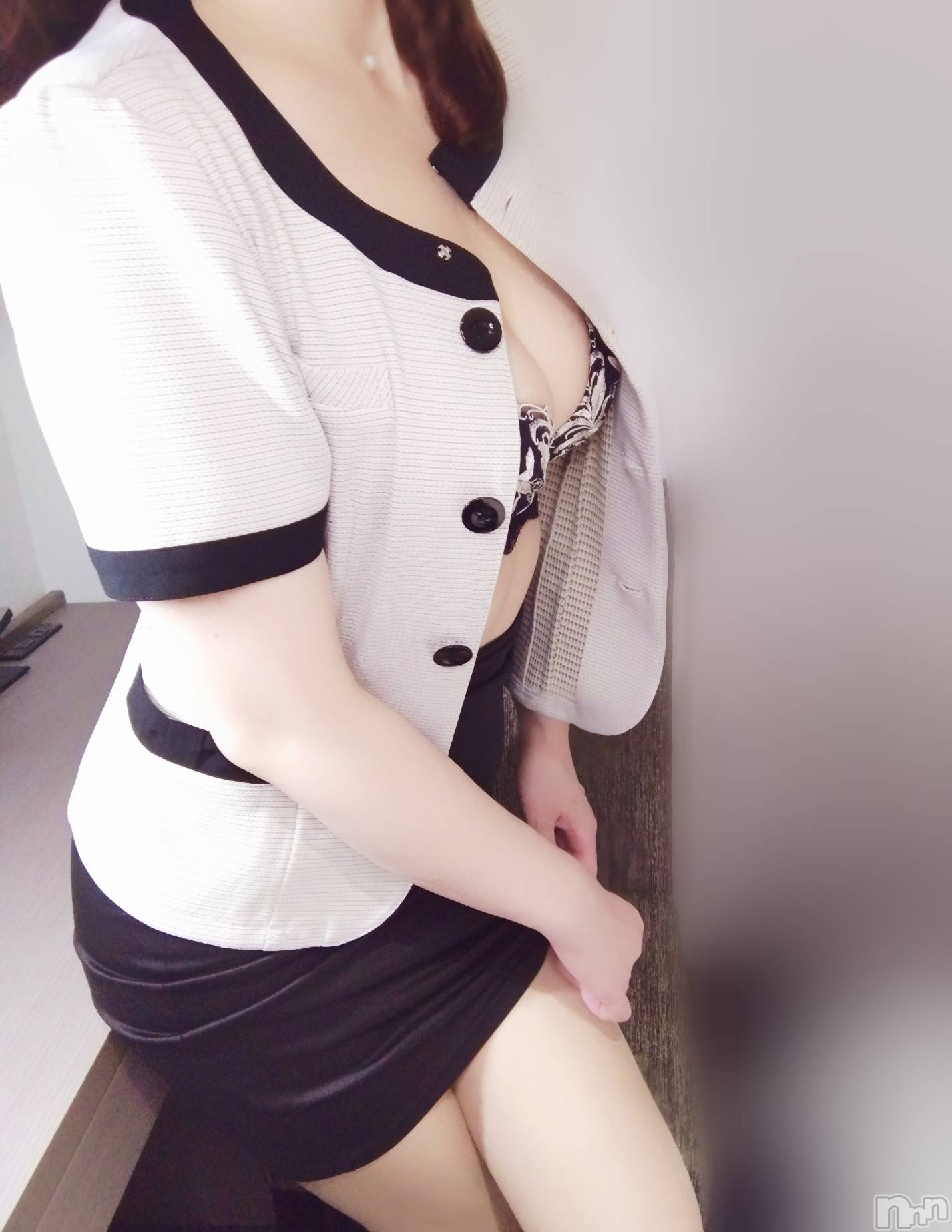 電撃復活れな/エステ課