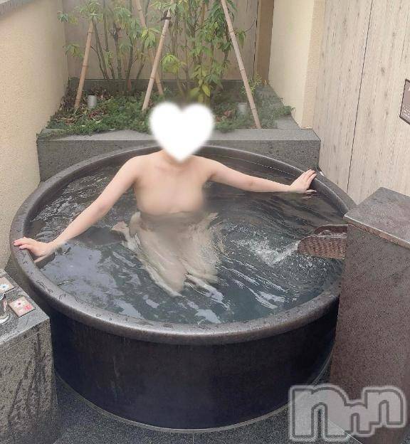 三条デリヘル新潟デリヘル倶楽部　三条店(ニイガタデリヘルクラブ　サンジョウテン) るる(21)の1月5日写メブログ「我慢する？それとも出しちゃう？？♡」