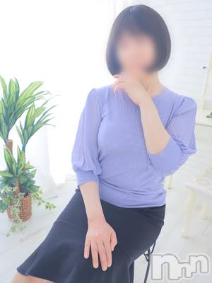 けい(42) 身長168cm、スリーサイズB83(C).W60.H95。長岡人妻デリヘル 人妻楼　長岡店(ヒトヅマロウ　ナガオカテン)在籍。
