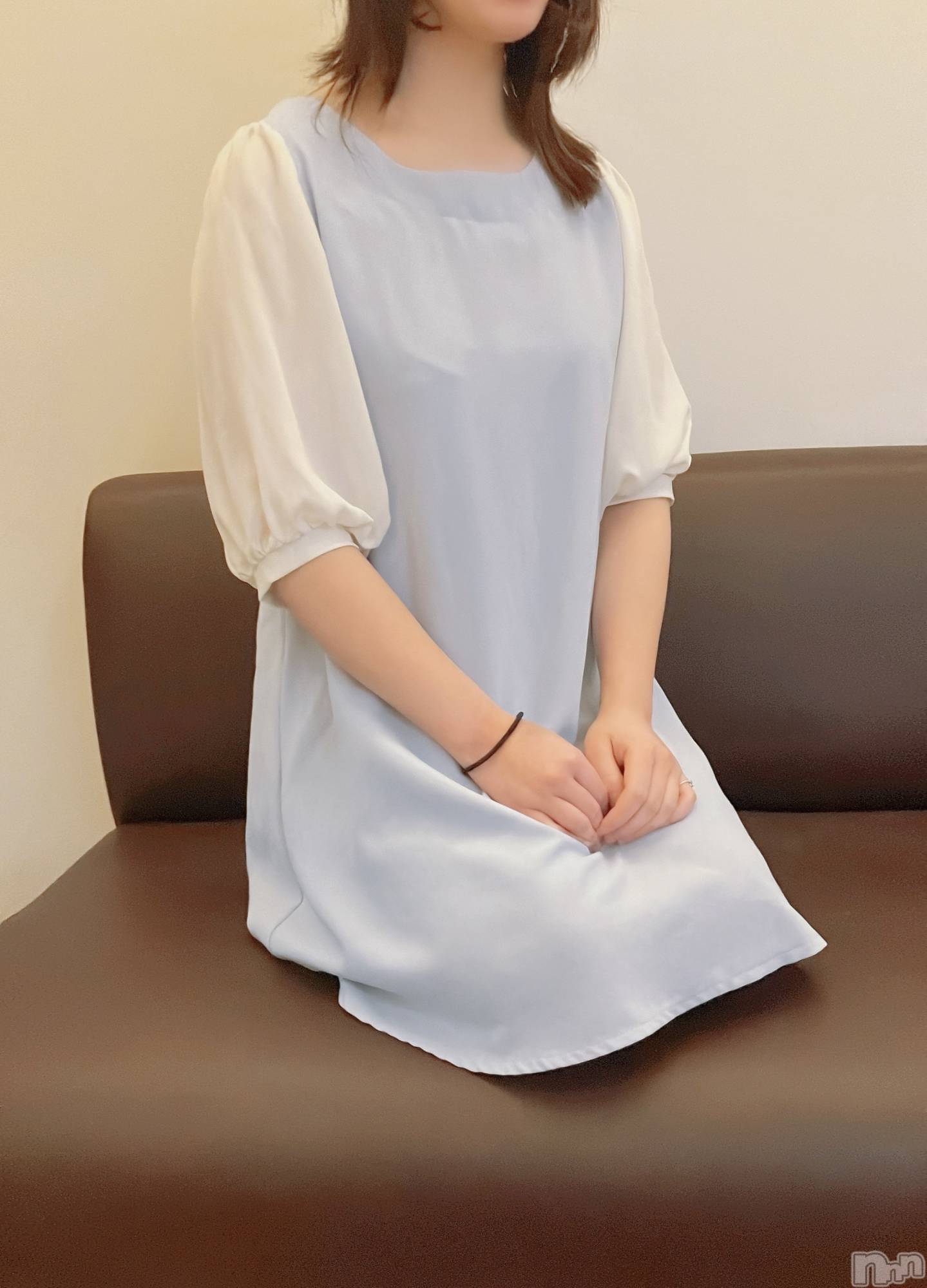 新潟デリヘル奥様特急 新潟店(オクサマトッキュウニイガタテン)あいこ(26)の2026年1月19日写メブログ「18時台のホテルエンペラーのWさまへ🩵」