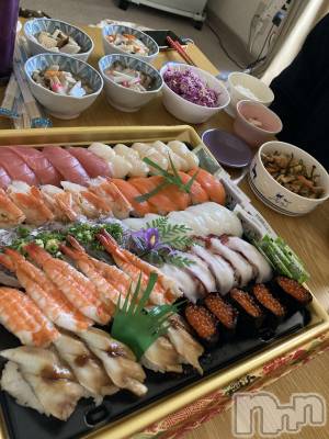 新潟人妻デリヘル 人妻不倫処　桃屋　新潟店(ヒトヅマフリンドコロモモヤ) こころ・新人奥様(37)の1月4日写メブログ「今年初出勤日予定日!!」