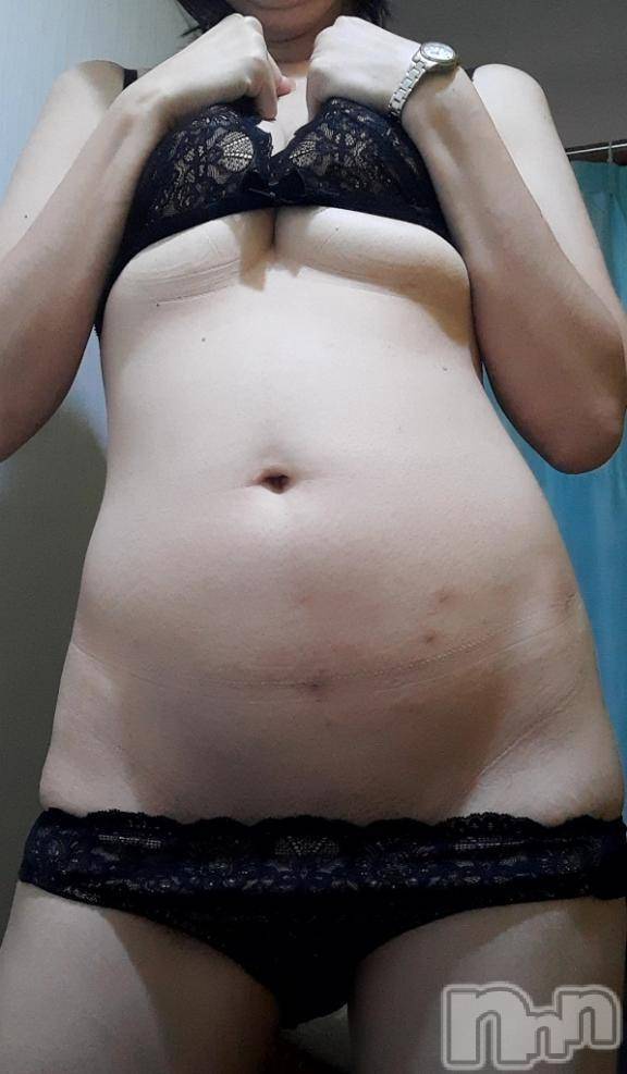 新潟人妻デリヘル熟女の風俗 最終章(ジュクジョノフウゾクサイシュウショウ)らな(33)の2025年1月15日写メブログ「あと1枠です！」