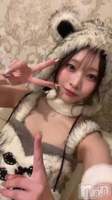 硩
