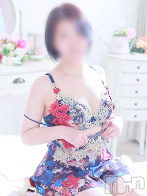 もなこ(47) 身長150cm、スリーサイズB88(E).W57.H89。新潟人妻デリヘル 熟女の風俗 最終章(ジュクジョノフウゾクサイシュウショウ)在籍。