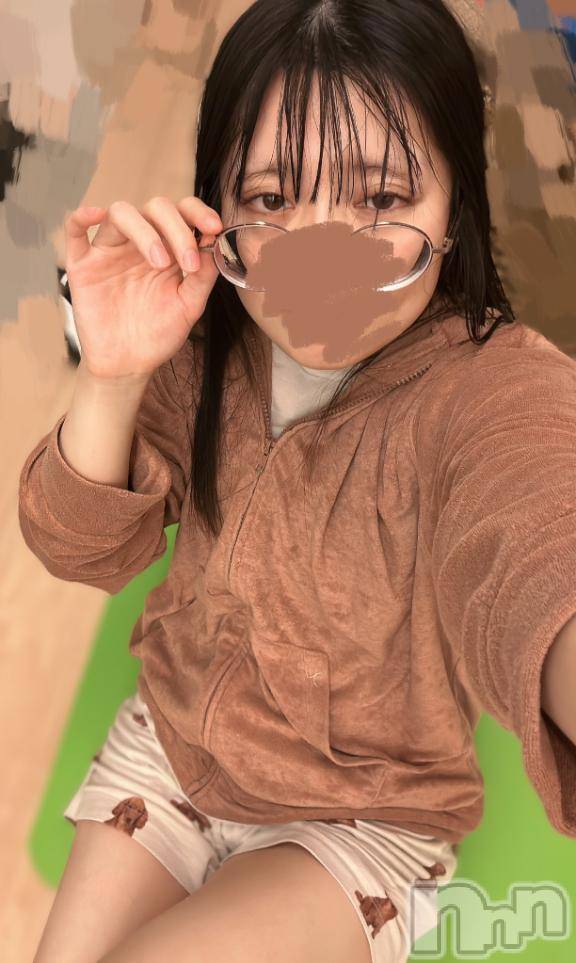新潟ソープ新潟バニーコレクション(ニイガタバニーコレクション) スミレ(23)の3月28日写メブログ「眠そうな眼🥱」