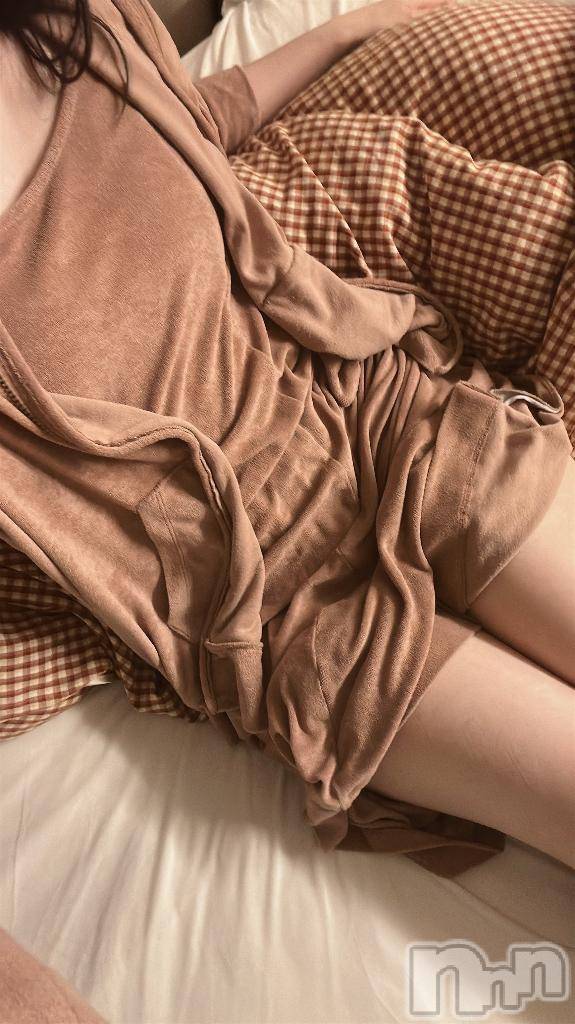 新潟ソープ新潟バニーコレクション(ニイガタバニーコレクション)スミレ(23)の2025年11月7日写メブログ「いっぱい休んで筋トレ🏋️‍♂️したぞ～💪」