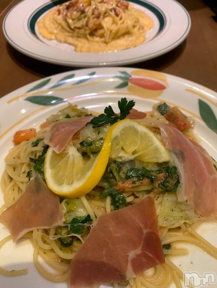 �����������Х��顦����ֽϽ�����Х��� Lips(���奯���祭��Х����åץ�) ���ߤ�1��14���̥�֥����֤��ߤǤ�💛��