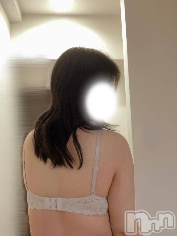 長岡デリヘル奥様特急 長岡店(オクサマトッキュウナガオカテン)あいこ(26)の2026年2月28日写メブログ「いるよー✊」