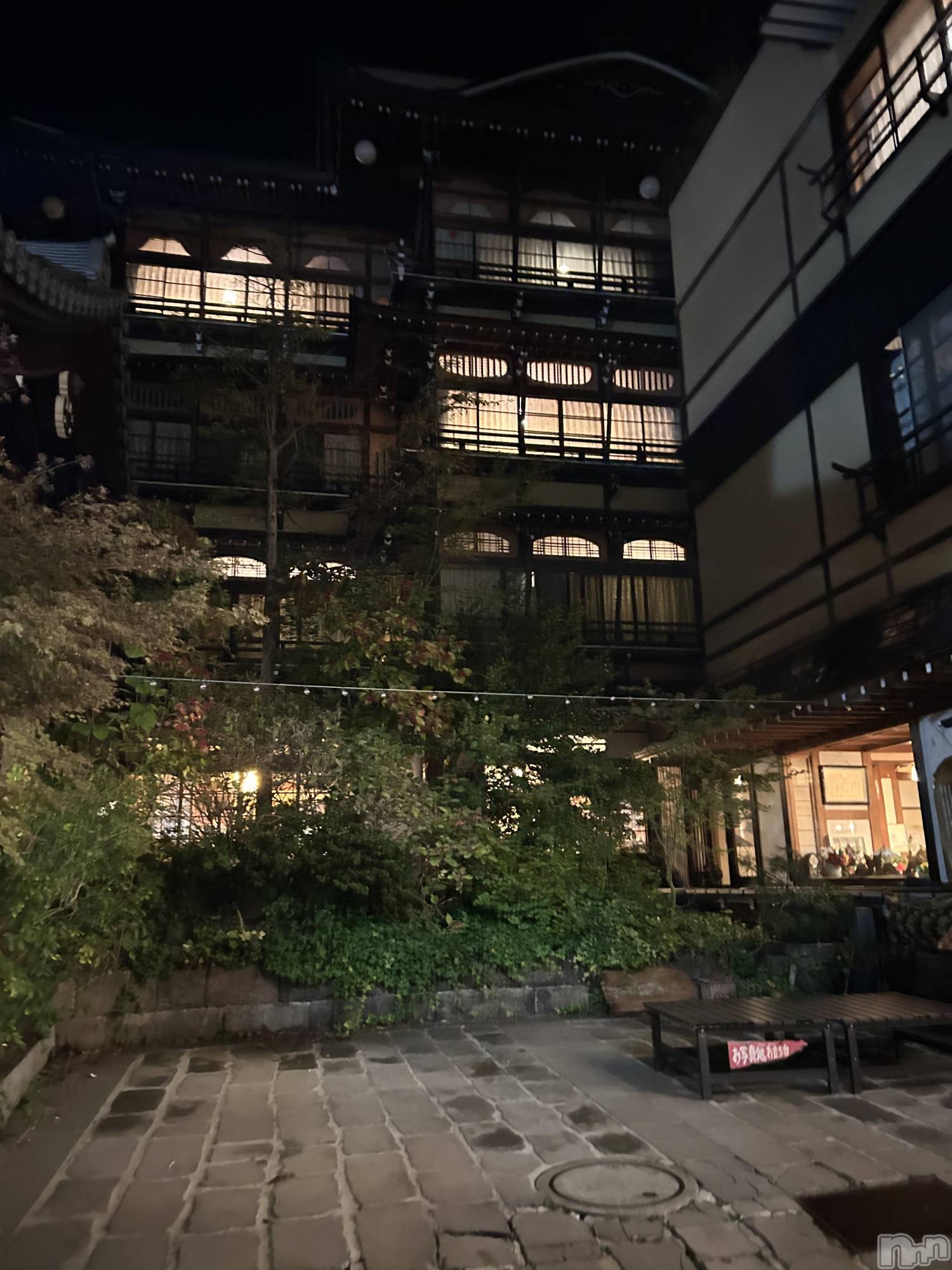 ƲХ顦Lounge Veranda(饦󥸥٥) 2025ǯ1020̥֥֤ä