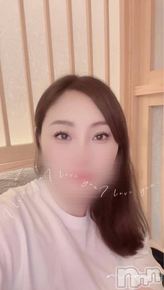 新潟人妻デリヘル熟女の風俗 最終章(ジュクジョノフウゾクサイシュウショウ)もな(43)の2025年7月2日写メブログ「【7月のシフト】←おっそ.ᐟ‪.ᐟ‪.ᐟ」