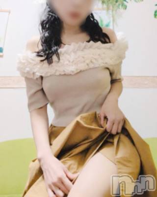 新人☆かのん(40) 身長155cm、スリーサイズB82(C).W60.H84。長野人妻デリヘル Story ～人妻物語～(ストーリー)在籍。