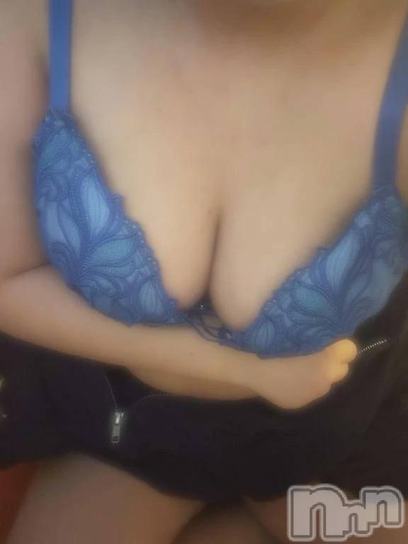 新潟デリヘル新潟市鳥屋野潟ちゃんこ(ニイガタシトヤノガタチャンコ) れい(20)の10月28日写メブログ「眠れない夜は....僕と一緒に💓」