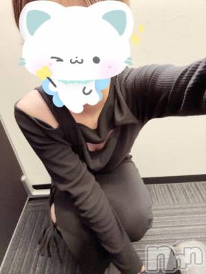 長岡デリヘル 人妻楼　長岡店(ヒトヅマロウ　ナガオカテン) みち(27)の10月19日写メブログ「出勤してます|ω･)チラ」