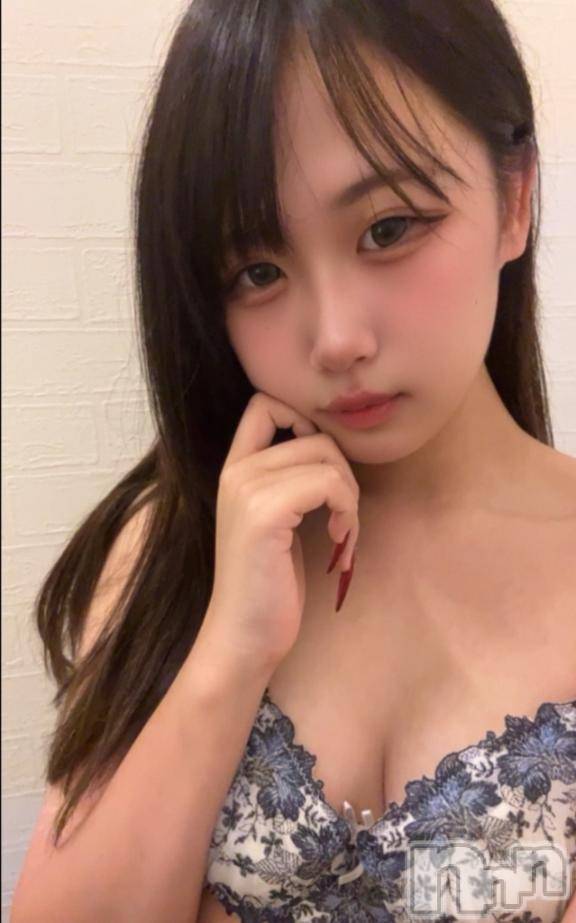 新潟デリヘルMinx(ミンクス) 弥生【体験】(19)の11月10日写メブログ「恋しい季節🥺💞」