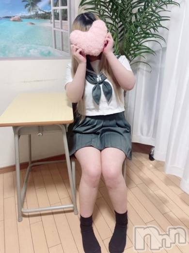 みあ