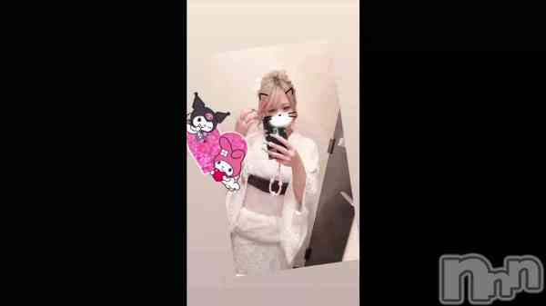 ��^>𐋣<^��