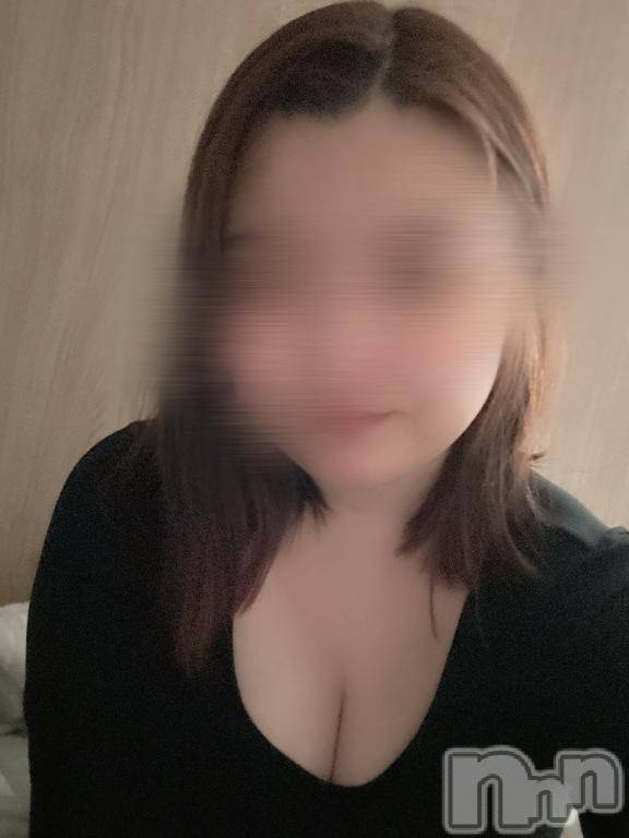 新潟デリヘル奥様特急 新潟店(オクサマトッキュウニイガタテン)みおり(20)の2025年11月12日写メブログ「そういえば、、、！」