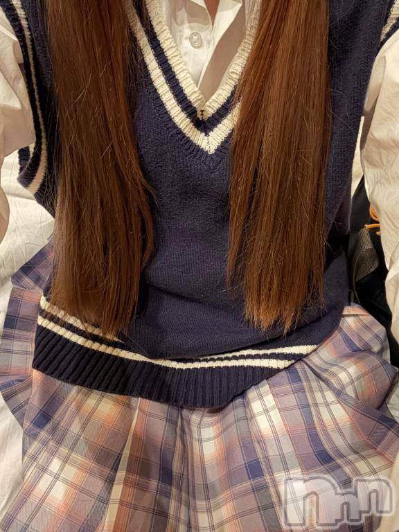 長岡デリヘル純・無垢(ジュンムク) なつき☆プラチナ(18)の10月13日写メブログ「本日出勤してます」