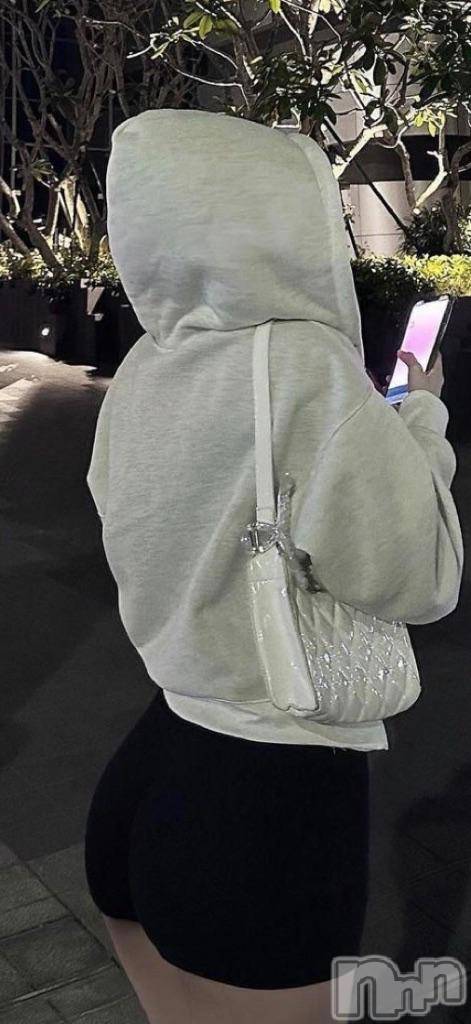 長岡デリヘル純・無垢(ジュンムク)なつき☆プラチナ(18)の2026年1月26日写メブログ「出勤してるよ～」