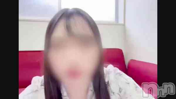 由良 泉の動画 半袖着るか、パーカー着るか