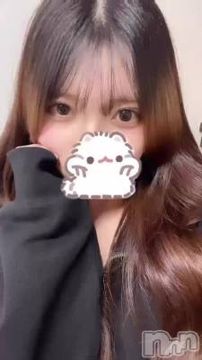 衼